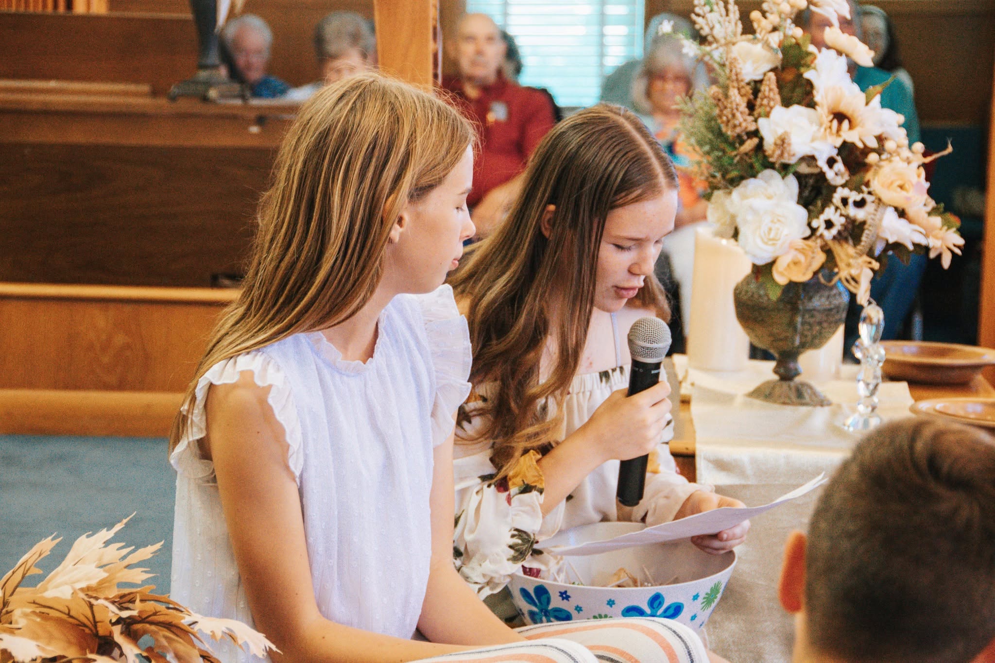 Students participating in worship at FBC Gordon